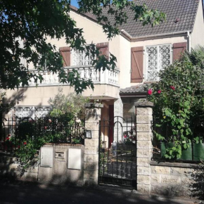 Fastrentbnb Chambre cozy Villepinte
